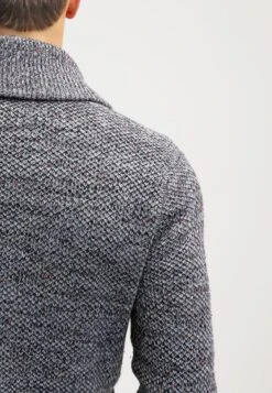 Pier One Vest - Dark Grey Melange 15 Pier One Vest - Dark Grey Melange -Chic Verkoop 1d4924f16bf1458cb2ec6dd127eae00d