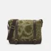 Pier One Schoudertas - Olive 1 Pier One Schoudertas - Olive -Chic Verkoop 2821481899bc45b888f5967edfea849c