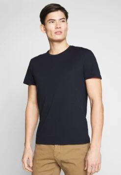 Pier One 2 Pack - T-Shirt Basic - White/Dark Blue -Chic Verkoop 29e824f9825c4b58be6620e83ee4ac6b