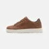 Pier One Unisex - Sneakers Laag - Cognac 1 Pier One Unisex - Sneakers Laag - Cognac -Chic Verkoop 466ac211203c4308bbd1a6e05b9736ef