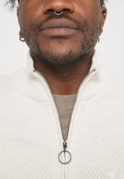 Pier One Vest - Off White -Chic Verkoop 4ec364bc28aa4ee59f70e4c7a176fe21