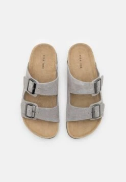 Pier One Leather Unisex - Pantoffels - Grey 11 Pier One Leather Unisex - Pantoffels - Grey -Chic Verkoop 6e172422b00e484a8ac21c5f565af9d6