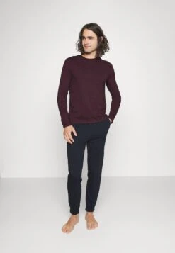 Pier One Pyjama -Dark Blue/Bordeaux -Chic Verkoop 72b8077942fb4646a3f404d960e0312e