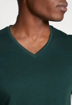 Pier One 3 Pack- T-Shirt Basic - Black, Grey, Green -Chic Verkoop 75d8e7abd9c649fe8ff382e42bf08591