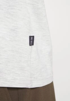 Pier One 5 Pack - T-Shirt Basic - Light Grey - 101_White - 001_Green - 602 -Chic Verkoop 7d13067417124de684e97c638550a94b