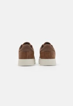 Pier One Unisex - Sneakers Laag - Cognac 10 Pier One Unisex - Sneakers Laag - Cognac -Chic Verkoop 8fc46a00bfc54014b9ab0c4b860fd9e9
