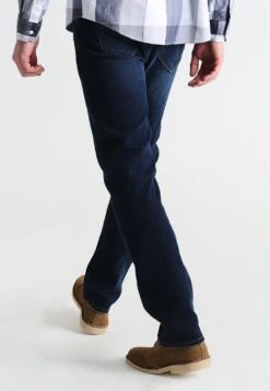Pier One Basic - Straight Leg Jeans - Dark Blue Denim -Chic Verkoop a4ebfb4549ae43cc8fd6ef9a34b37b32