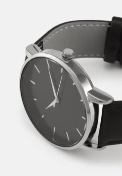 Pier One Horloge - Black/Silvercoloured -Chic Verkoop b21304d4d8ec4553ac54e4d73133cd2c