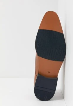 Pier One Leather - Instappers - Cognac 12 Pier One Leather - Instappers - Cognac -Chic Verkoop b33620ba8ab547529ee32df8e71ecc15