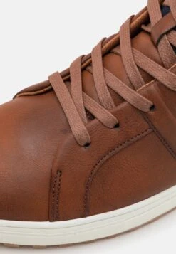 Pier One Sneakers Hoog - Cognac -Chic Verkoop b72c2c26a41d4606a44be9f2efeae0dc