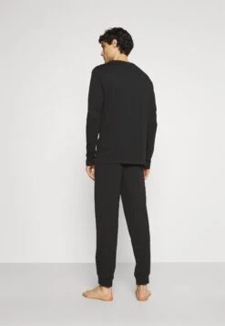 Pier One Pyjama - Black 11 Pier One Pyjama - Black -Chic Verkoop b9b8fb88b64649ea840444d93817e424