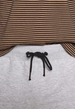 Pier One 2 Pack - Shorts -Light Grey /Black -Chic Verkoop c4d577d8c6314b53bc4b281d9e735af0