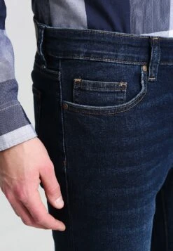 Pier One Basic - Straight Leg Jeans - Dark Blue Denim -Chic Verkoop cab4c5a817d8404784a40aa6e7e7d551