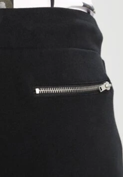 Pier One Biker Jogger - Trainingsbroek - Black -Chic Verkoop d14f4d3e23264a23856a525cf94a989d