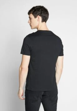 Pier One 3 Pack - T-Shirt Basic - Black/White/Blue -Chic Verkoop e7497b751f8c4bd498980e2ffe8f6ae0